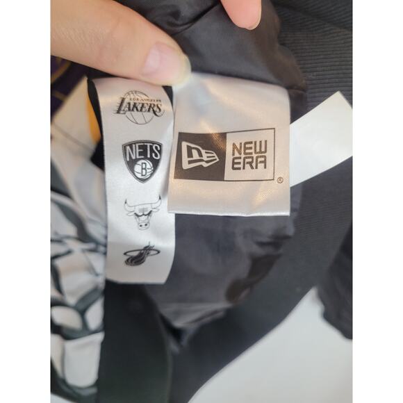 New Era Men's Multi Basketball Teams Bomber Blousen Jacket Coat Medium - Picture 5 of 10